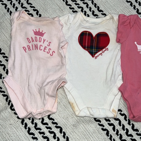 7 Piece Newborn Baby Bundle - Picture 3 of 9